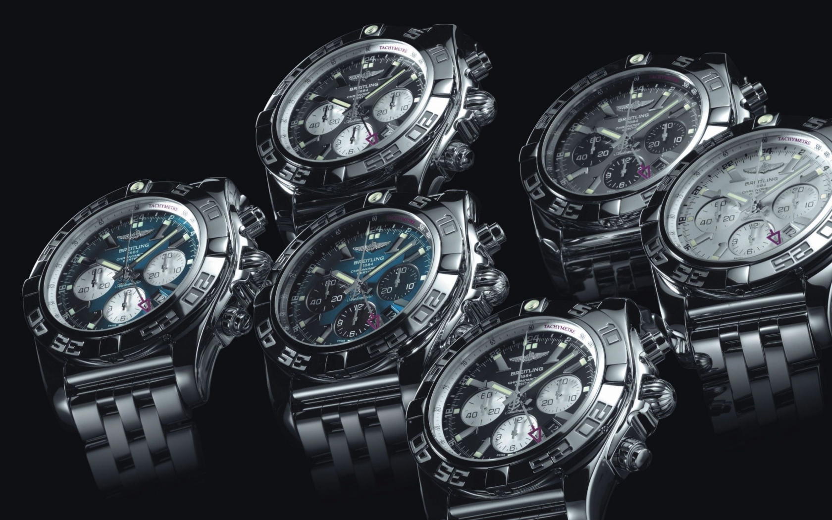 Стильные мужские часы Breitling на черном фоне