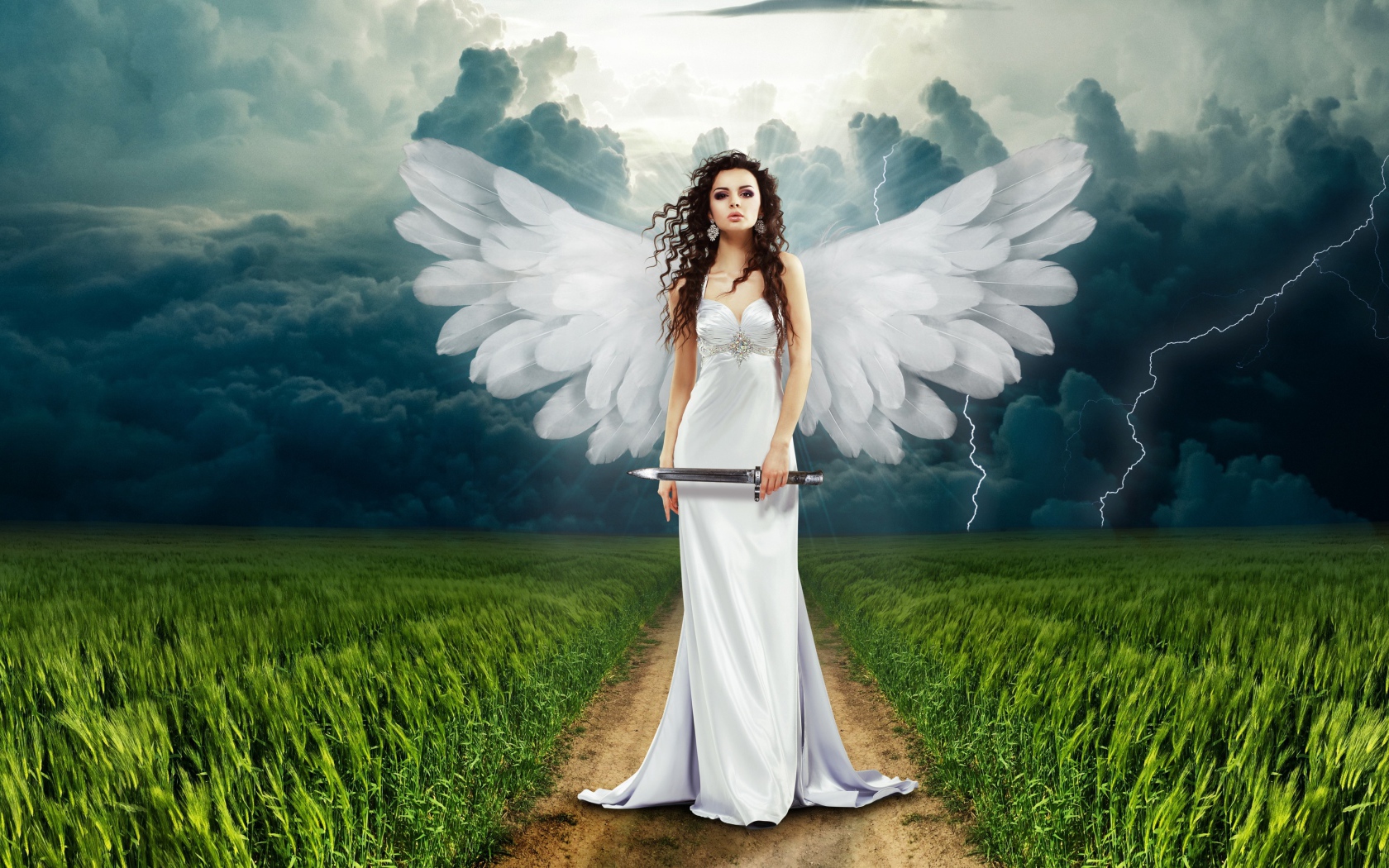 Девушка ангел в красивом белом платье с мечом в руках