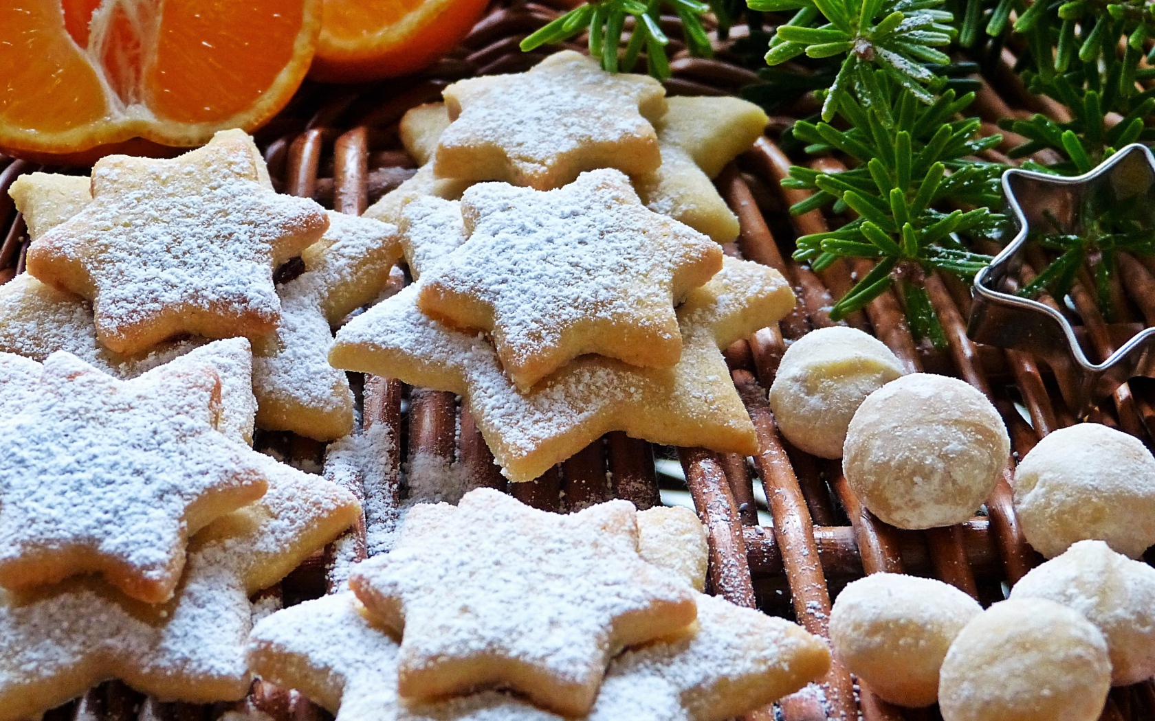 Красивое печенье звездочки с сахарной пудрой 