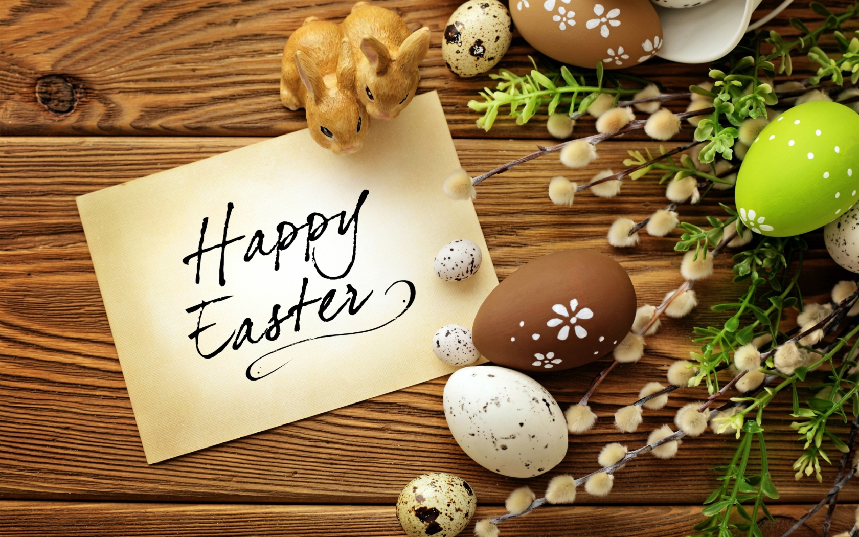 Пасхальные яйца с открыткой на Пасху