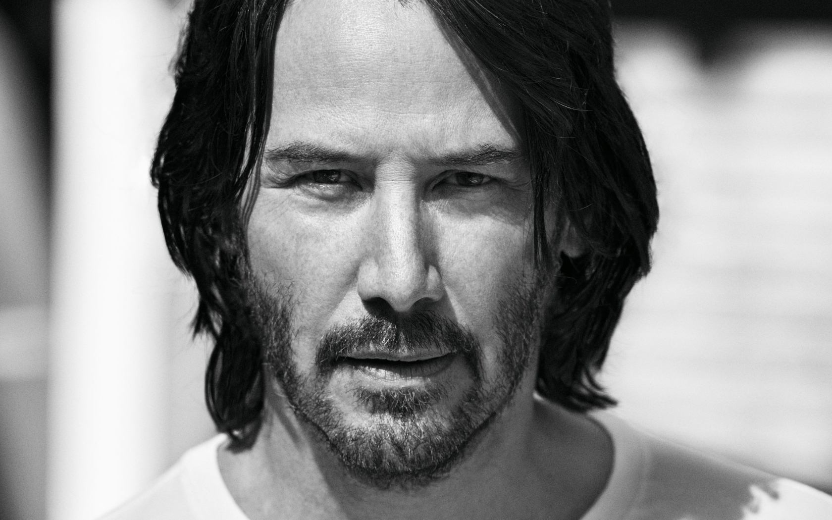 Популярный актер Киану Ривз черно-белое фото