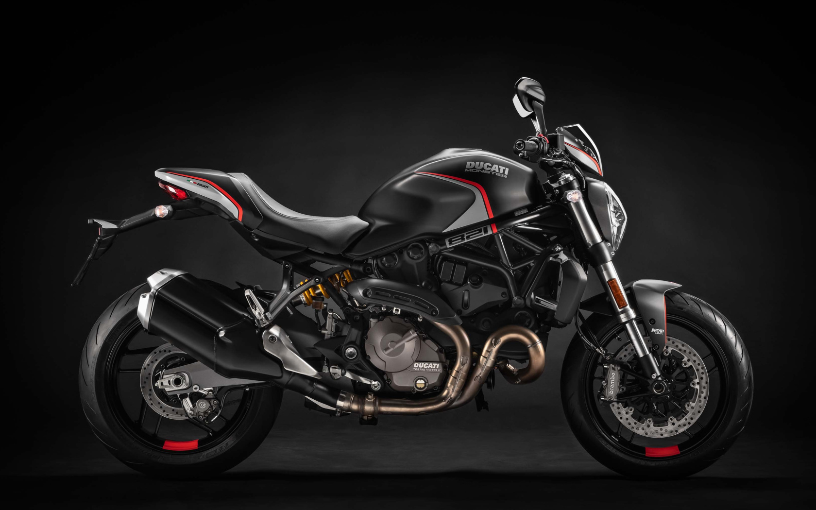Мотоцикл Ducati Monster 821, 2019 года вид сбоку