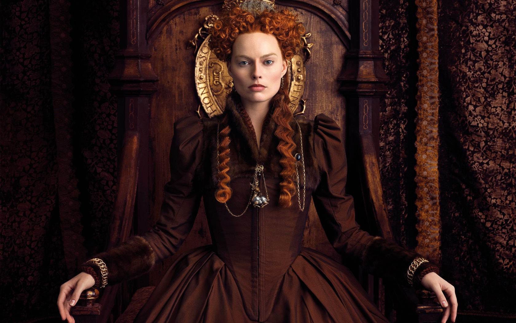 Актриса Марго Робби в фильме Две королевы, 2018