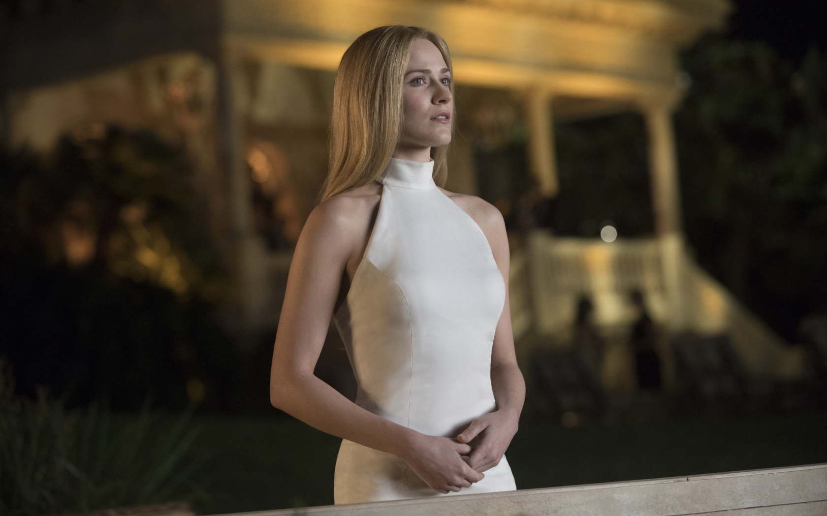 Американская актриса Эван Рэйчел Вуд в белом платье