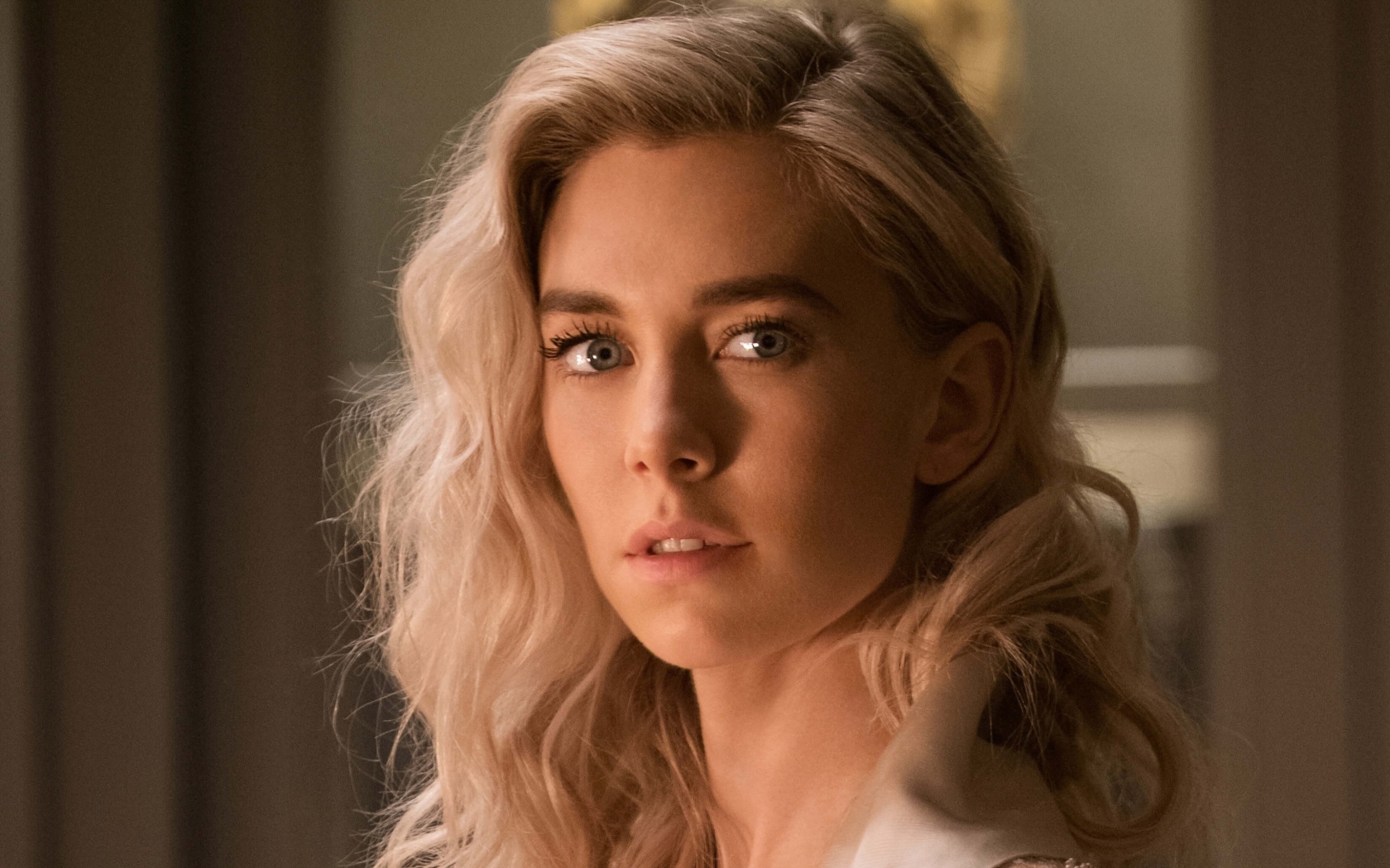 Красивая блондинка, актриса Ванесса Кирби