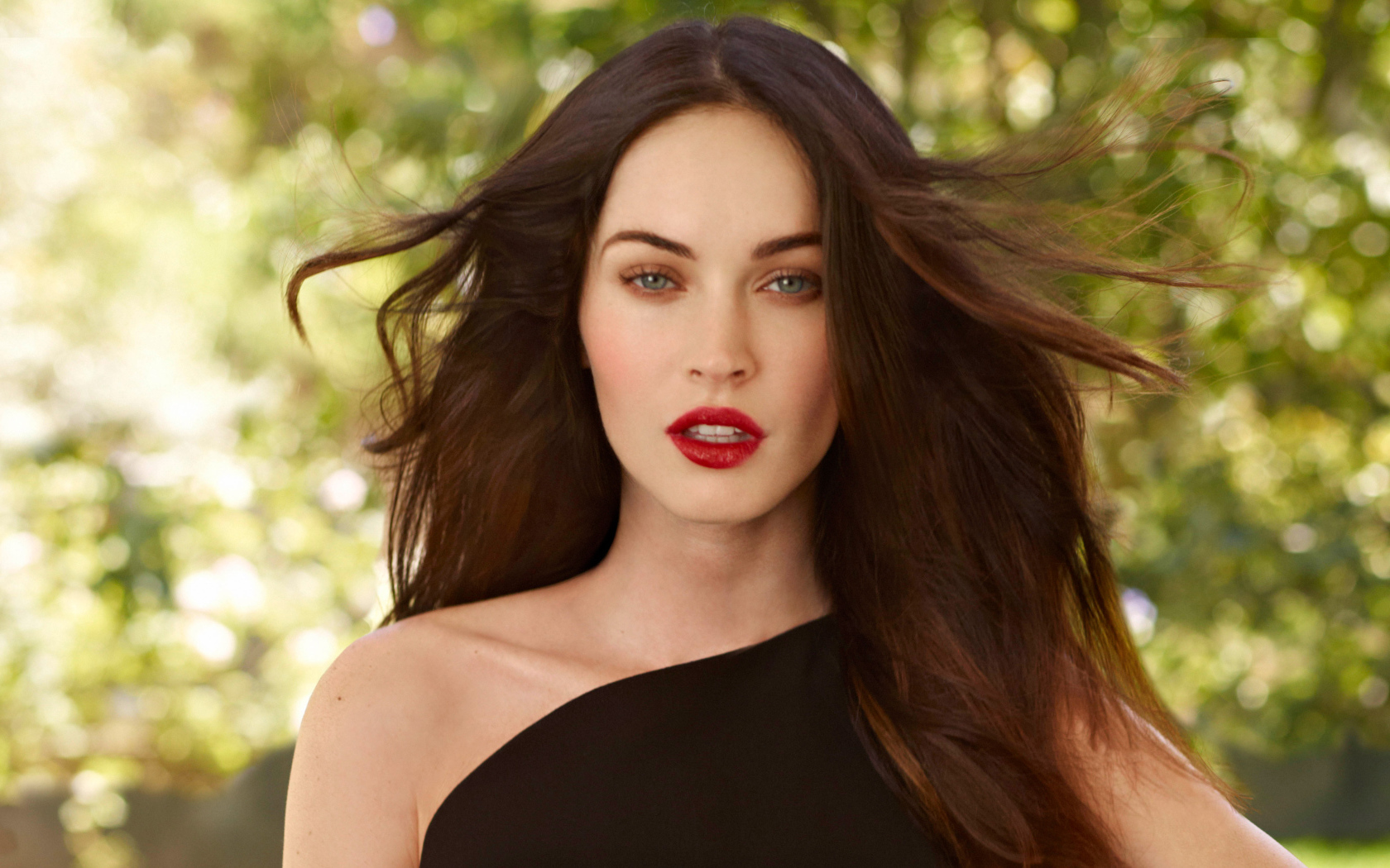 Яркая стильная актриса Меган Фокс