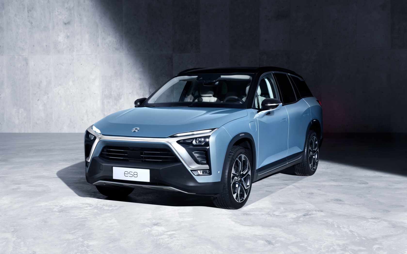 Электрический внедорожник NIO ES8, 2018