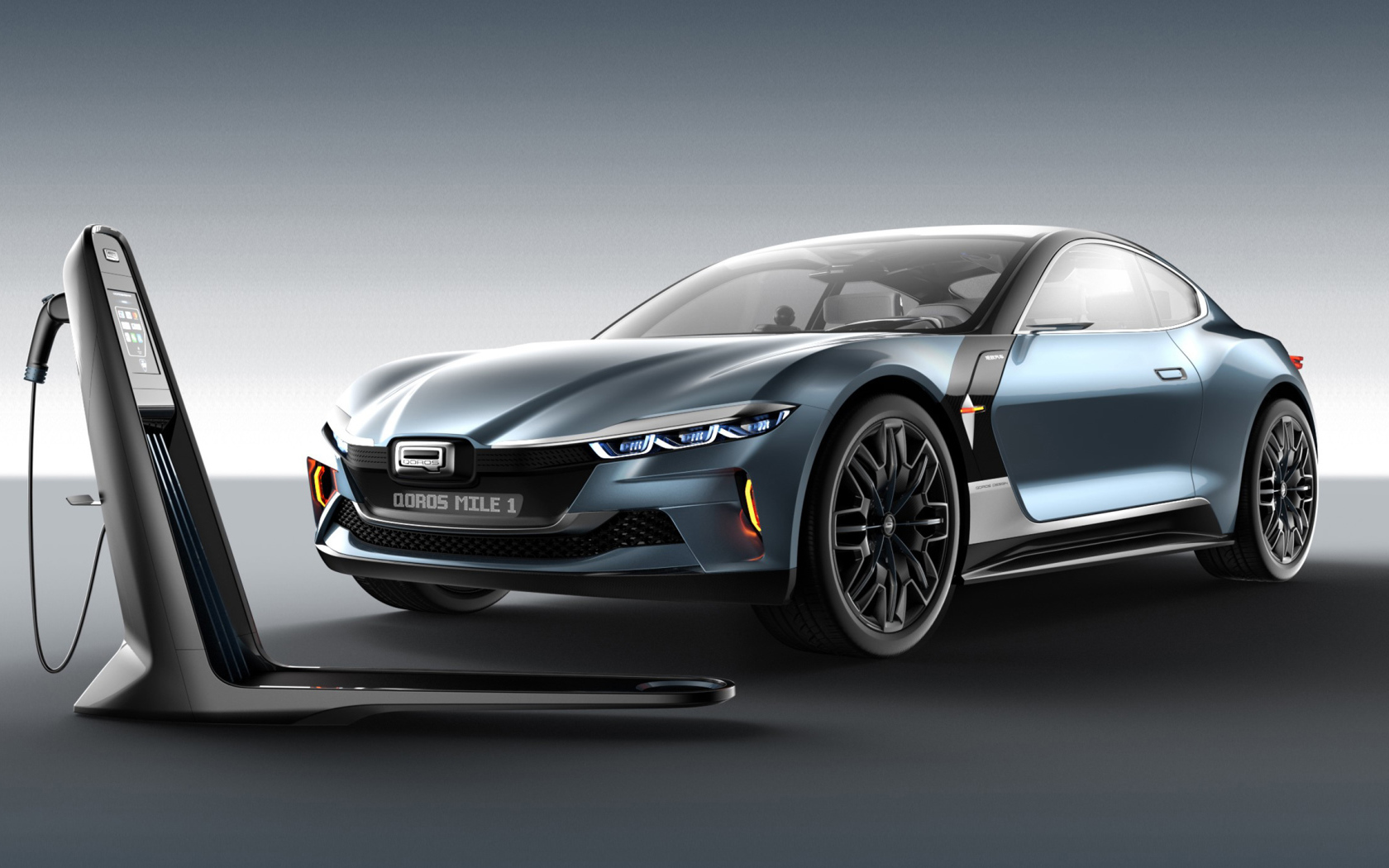 Электромобиль Qoros Mile 1 2018 на заправке