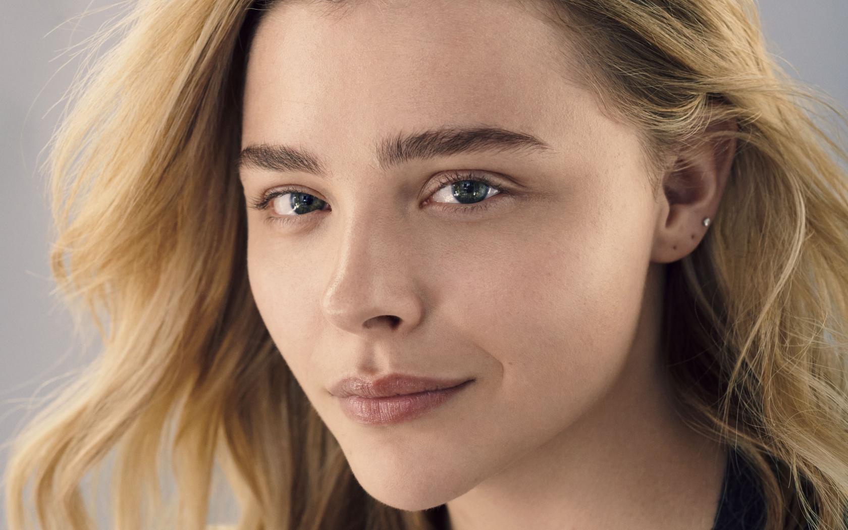 Зеленоглазая актриса Хлоя Грейс Морец крупным планом