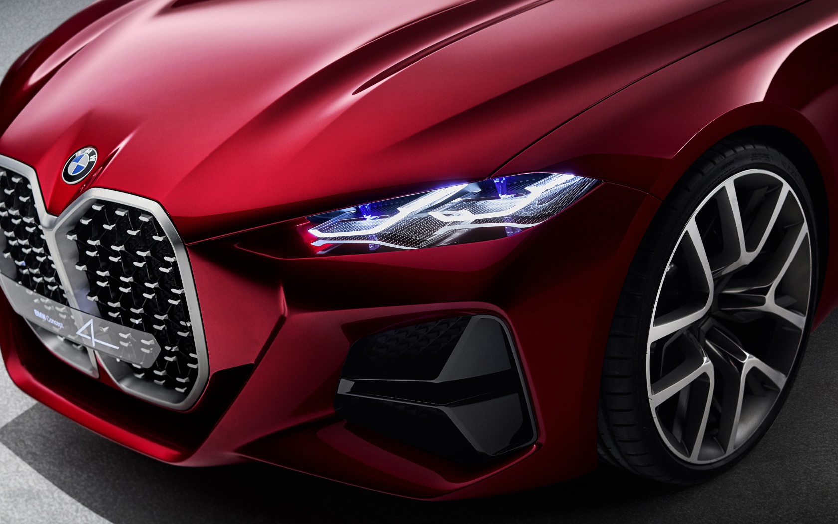 Колесо и фары автомобиля BMW Concept 4 2019 года