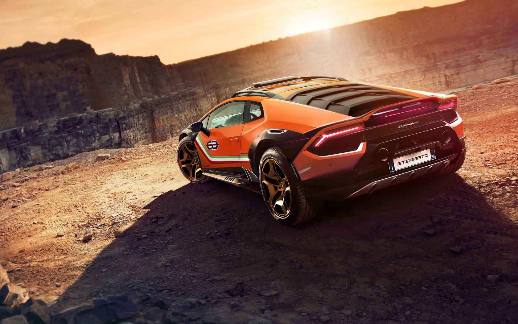 Быстрый Lamborghini Huracan Sterrato Concept, 2019 года в горах