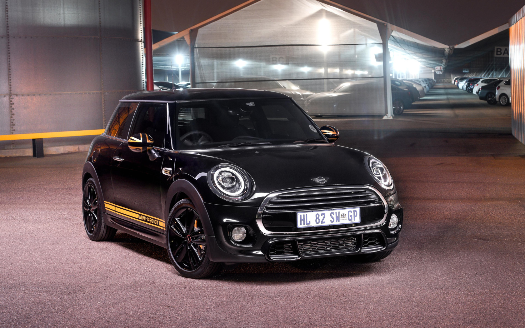 Черный MINI Cooper 1499 GT 2018 года