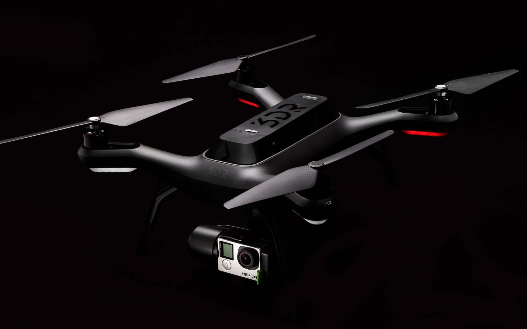 Квадрокоптер 3DR Solo на черном фоне
