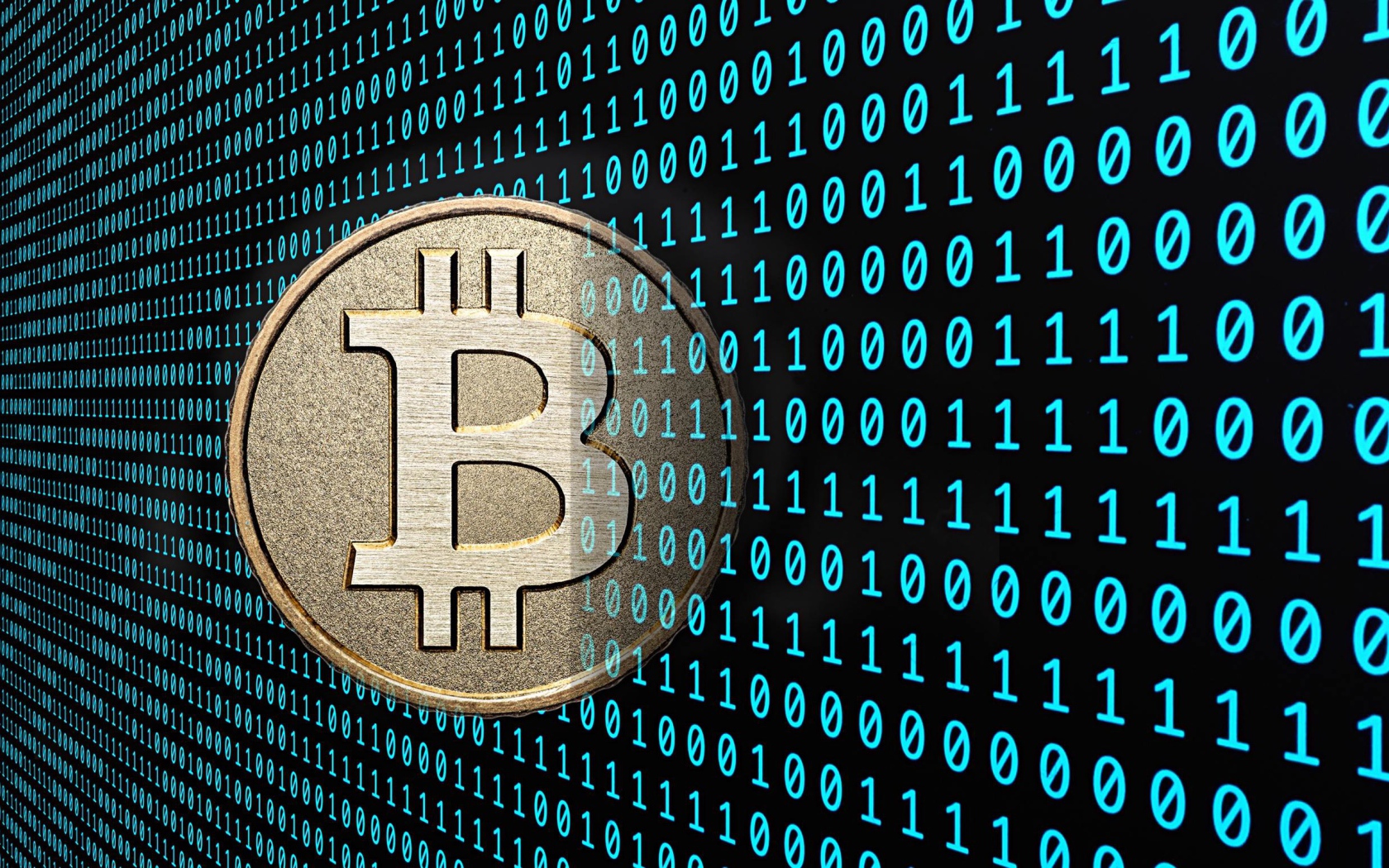 Монета Биткоин на фоне числового кода