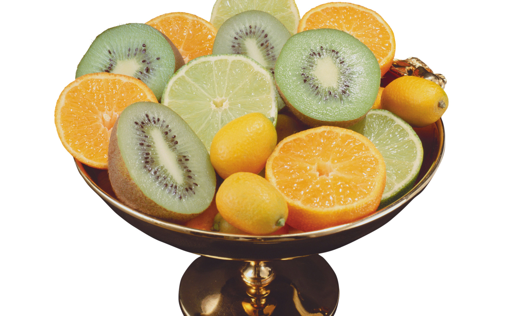 Ваза с цитрусовыми фруктами на белом фоне