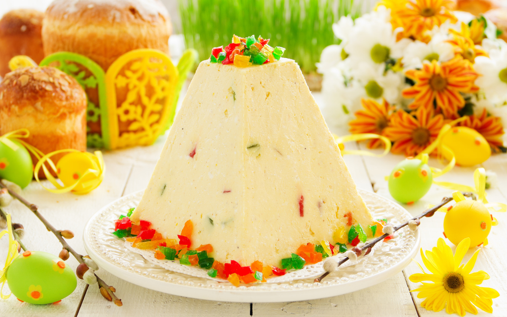 Красивый творожный кулич с цукатами на праздник Пасха