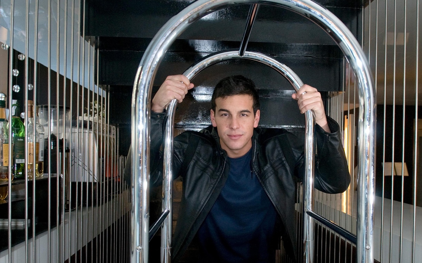 Красивый мужчина, актер Марио Касас