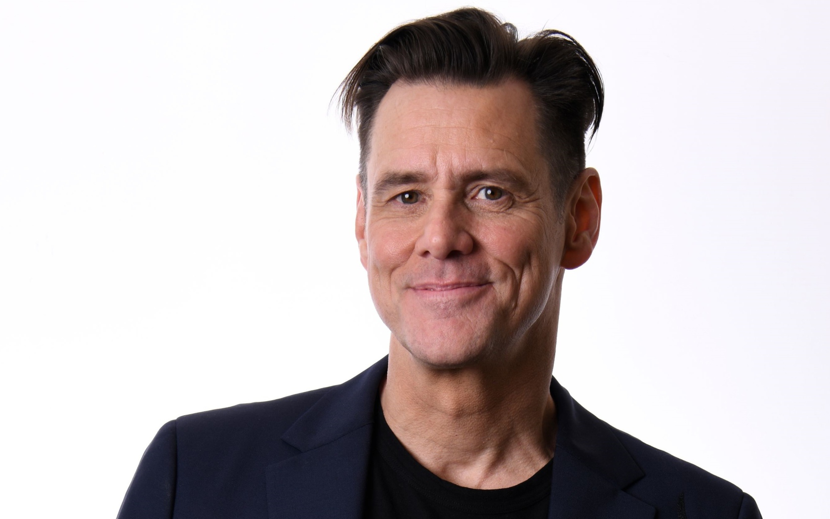 Популярный актер Джим Керри на белом фоне