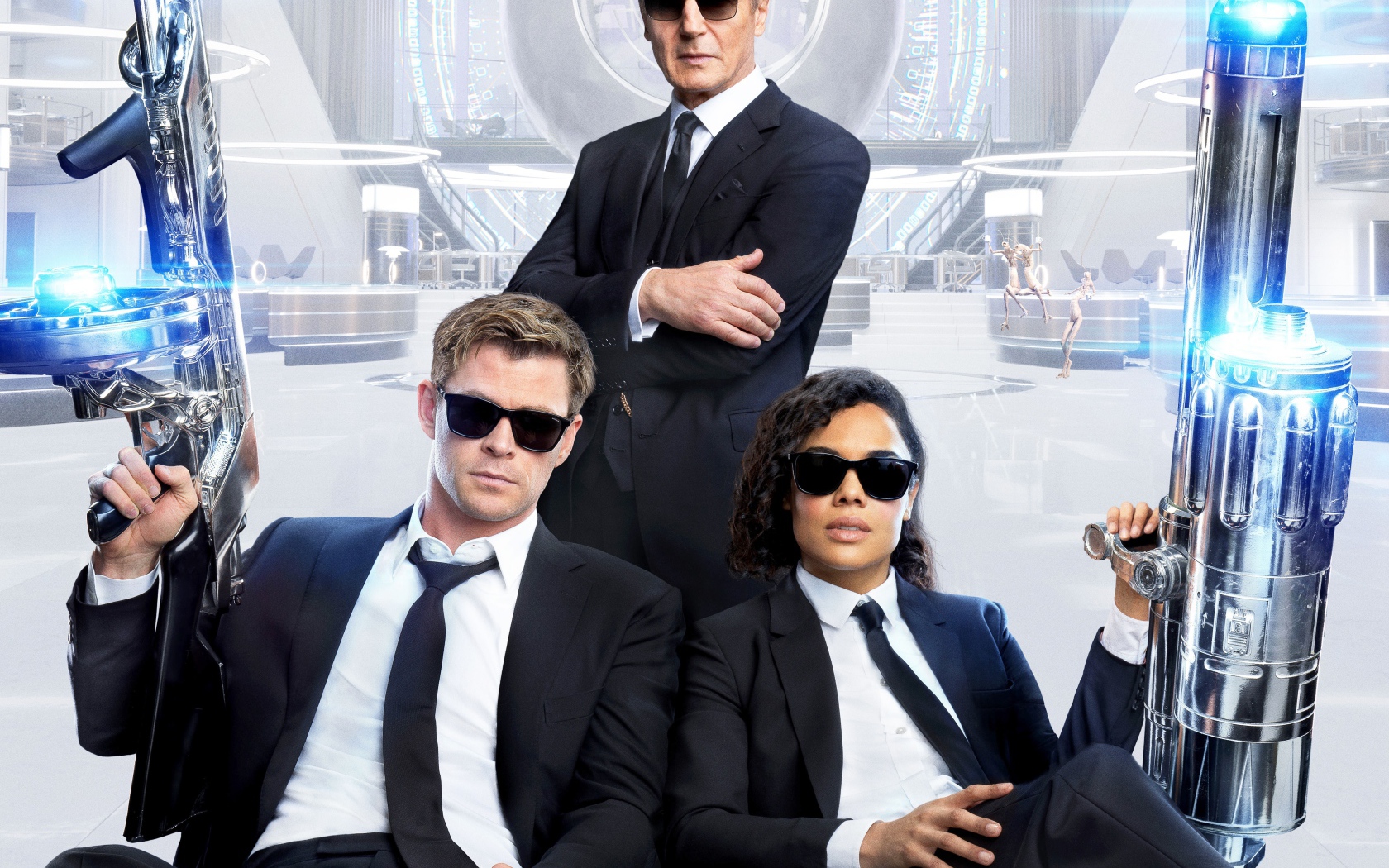 Постер комедийного фильма Люди в чёрном: Интернэшнл, 2019