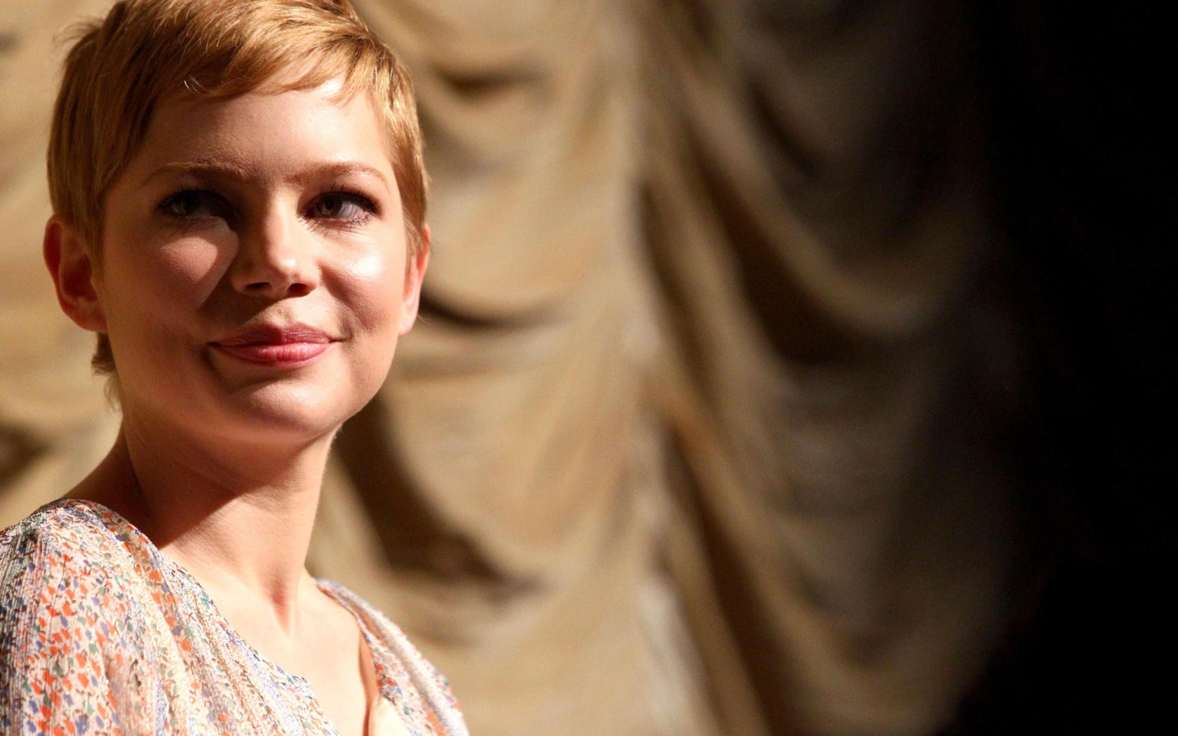 Американская актриса Мишель Уильямс с короткой стрижкой