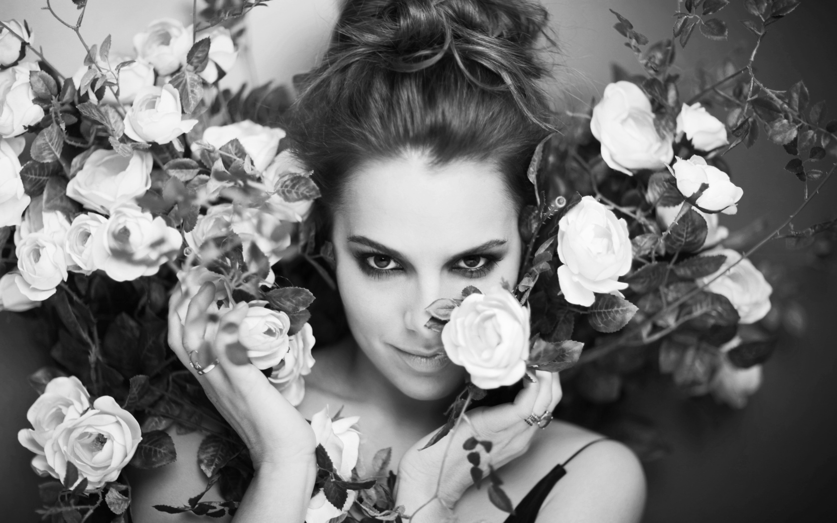 Красивая швейцарская актриса Мелиа Крейлинг черно белое фото