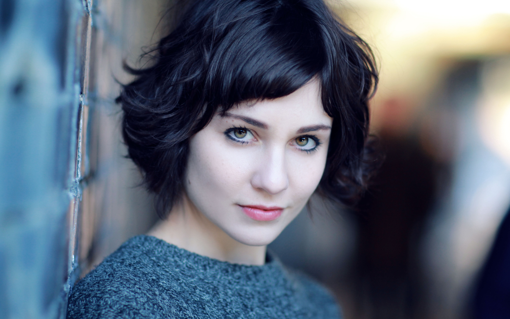 Красивая девушка с короткой стрижкой, актриса Таппенс Мидлтон