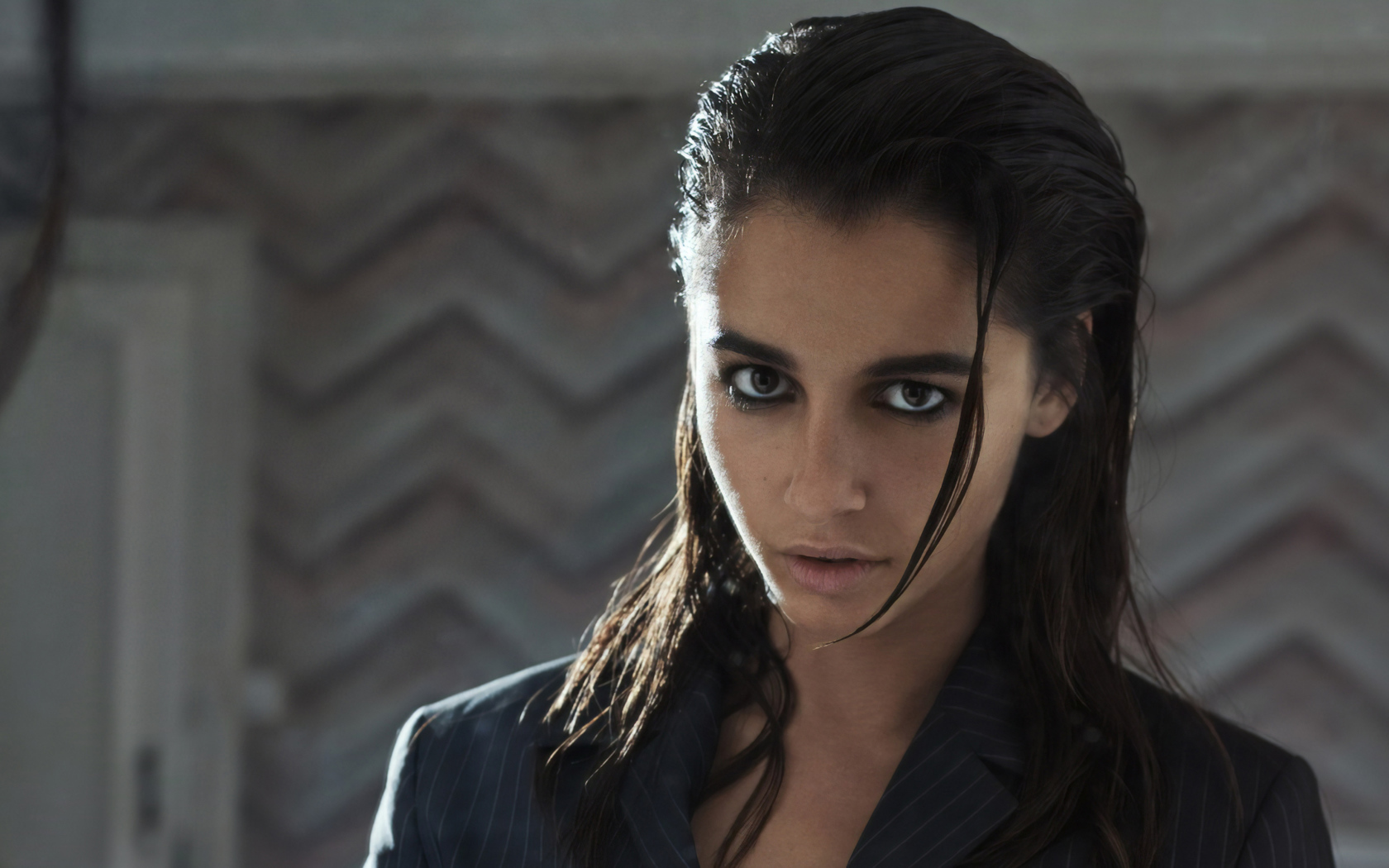 Young actress Naomi Scott with wet hair