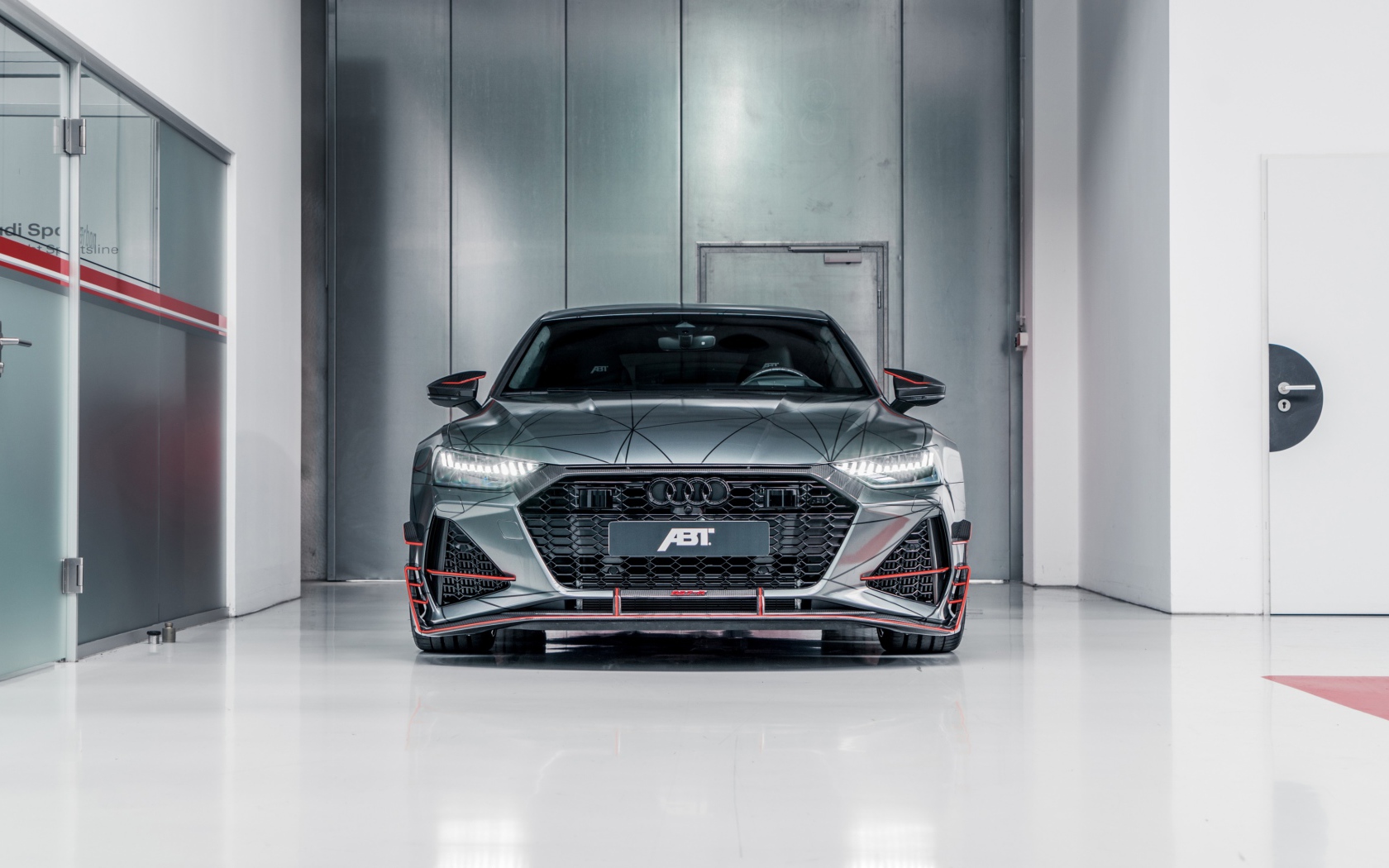 Автомобиль ABT RS7-R 2020 года в гараже 