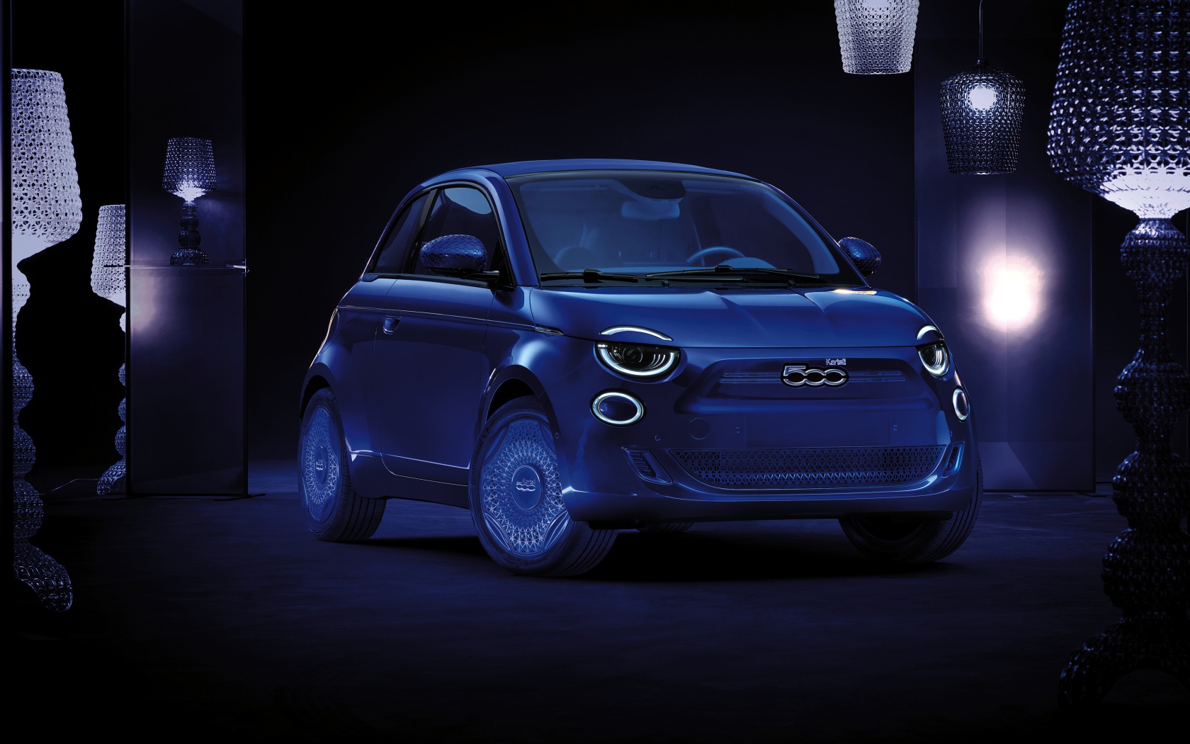 Миниатюрный автомобиль Fiat 500 Kartell 2020 года