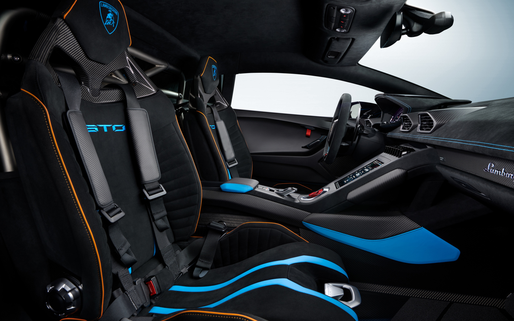 Кресла в автомобиле Lamborghini Huracán STO 2021 года