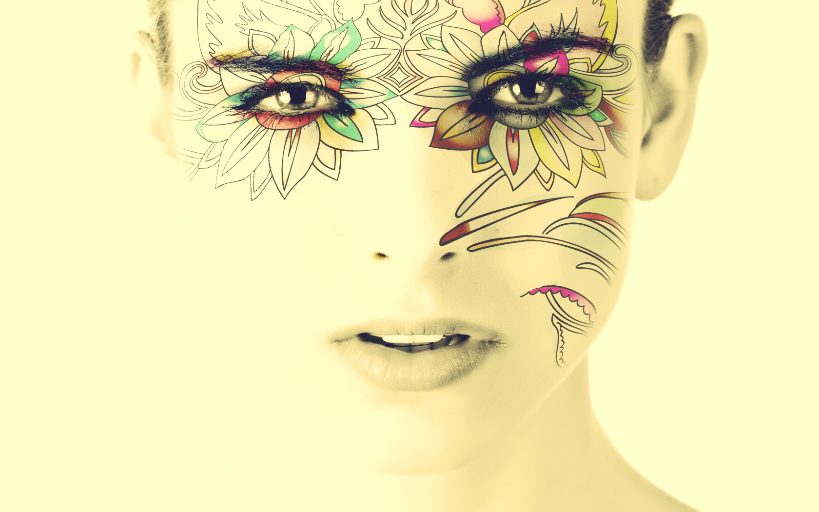 Рисунок на лице у девушки на белом фоне