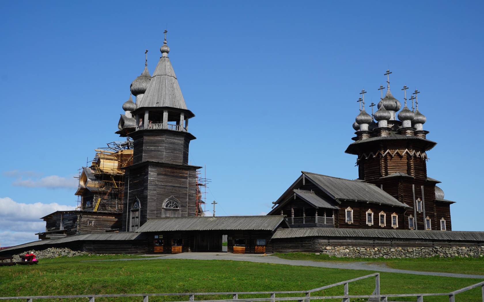 Старинный деревянный музей, Карелия. Россия 