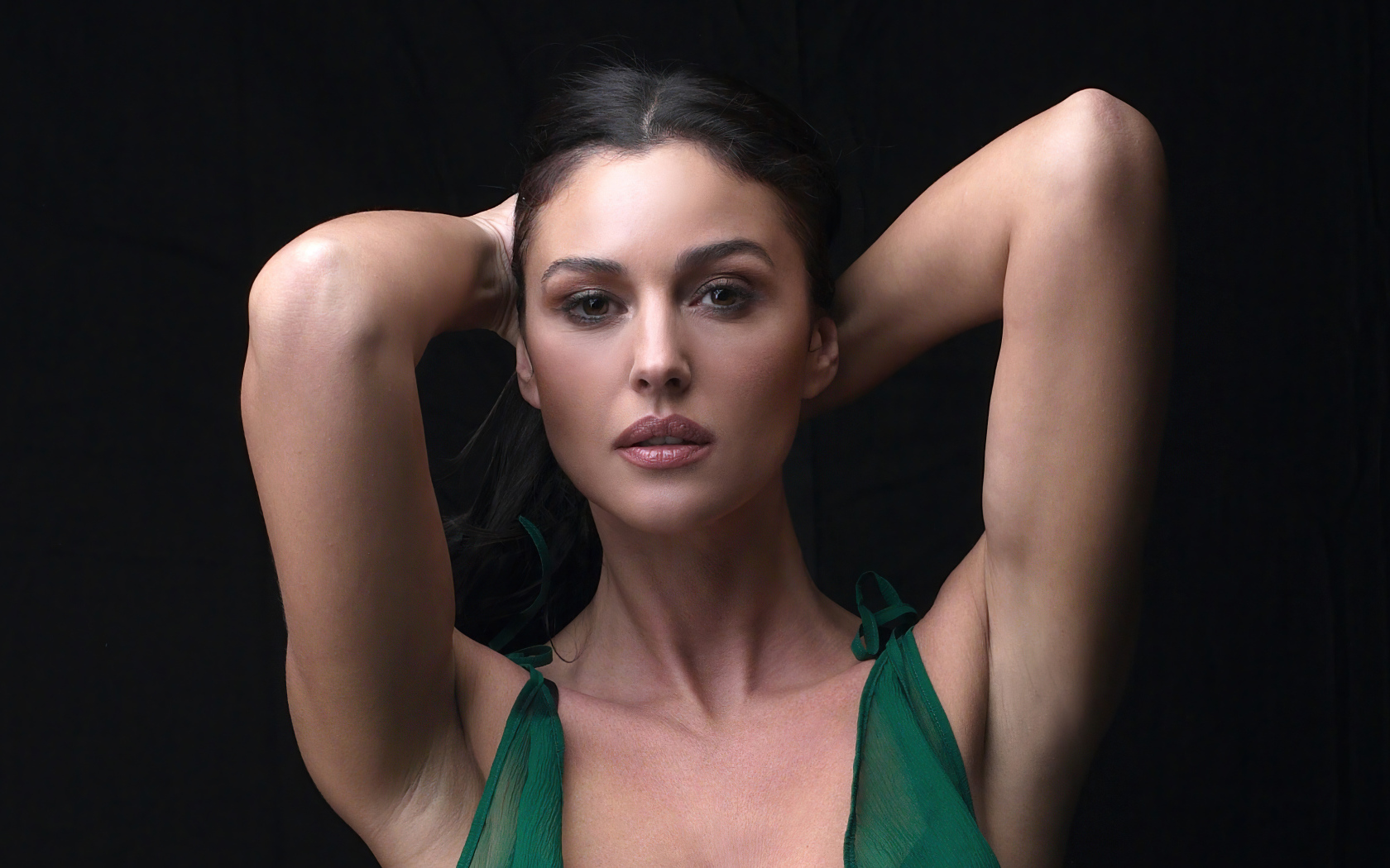 Элегантная итальянская актриса Моника Беллуччи