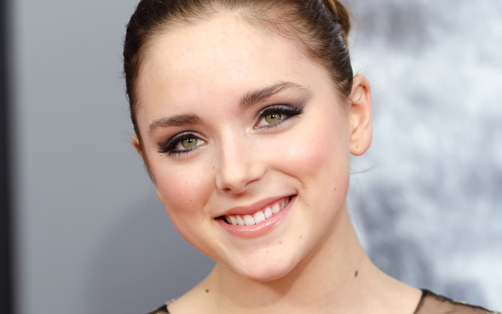 Милая улыбка молодой актрисы Мэдисон Девенпорт