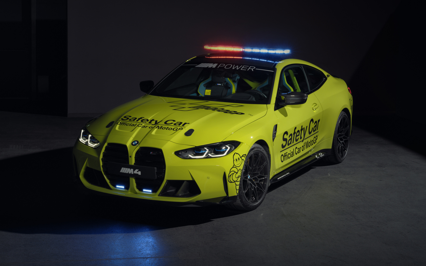 Служебный автомобиль BMW M4 Competition MotoGP Safety Car 2021 года