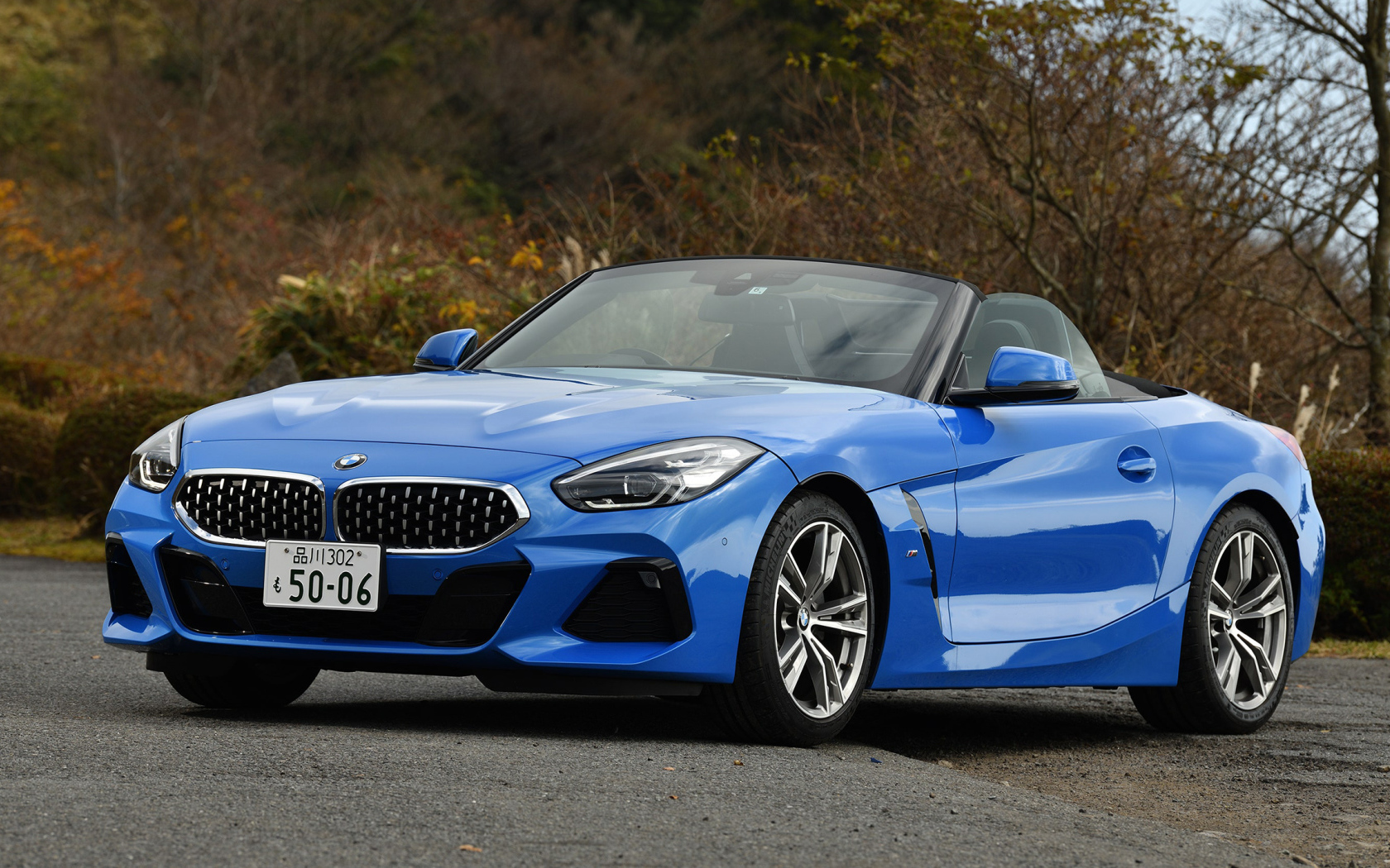 Синий кабриолет  BMW Z4 SDrive20i M Sport