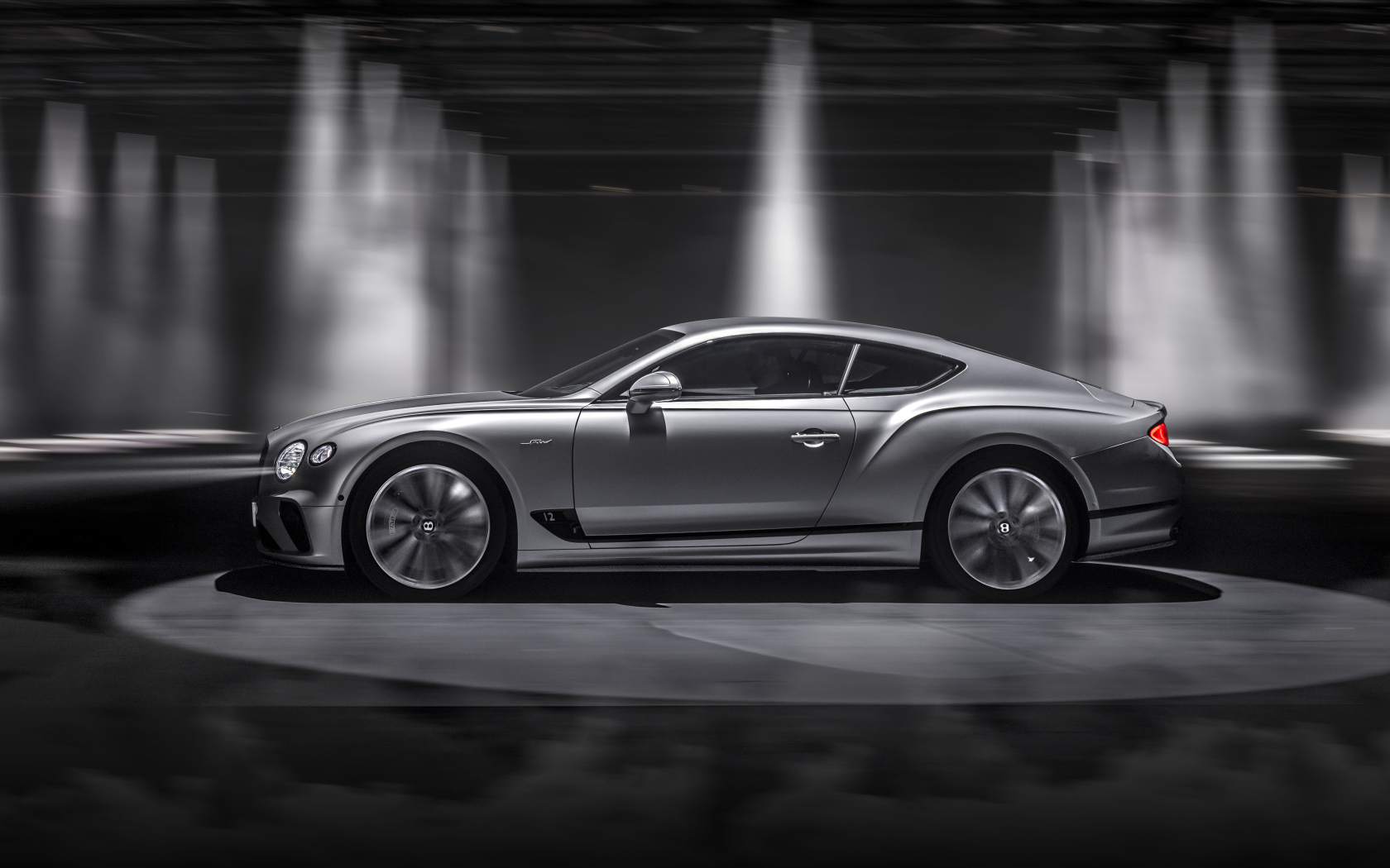 Автомобиль Bentley Continental GT Speed 2021 года вид сбоку