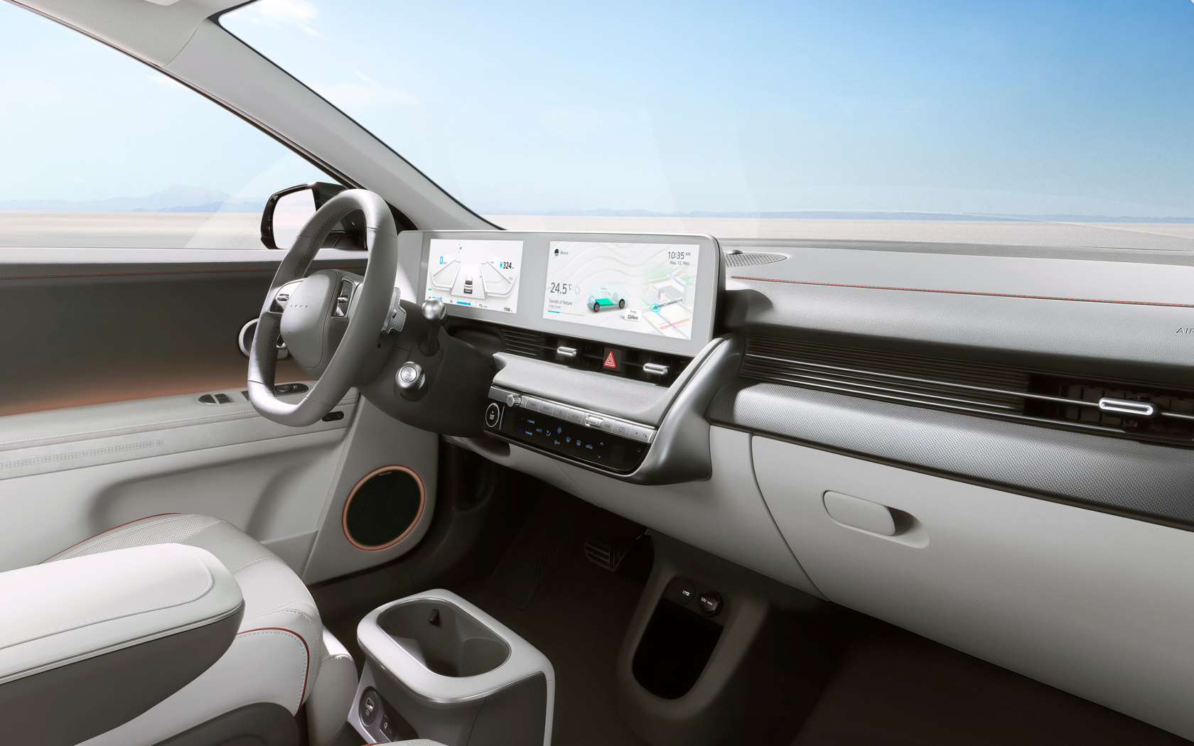 Салон автомобиля Hyundai IONIQ 5 2021 года
