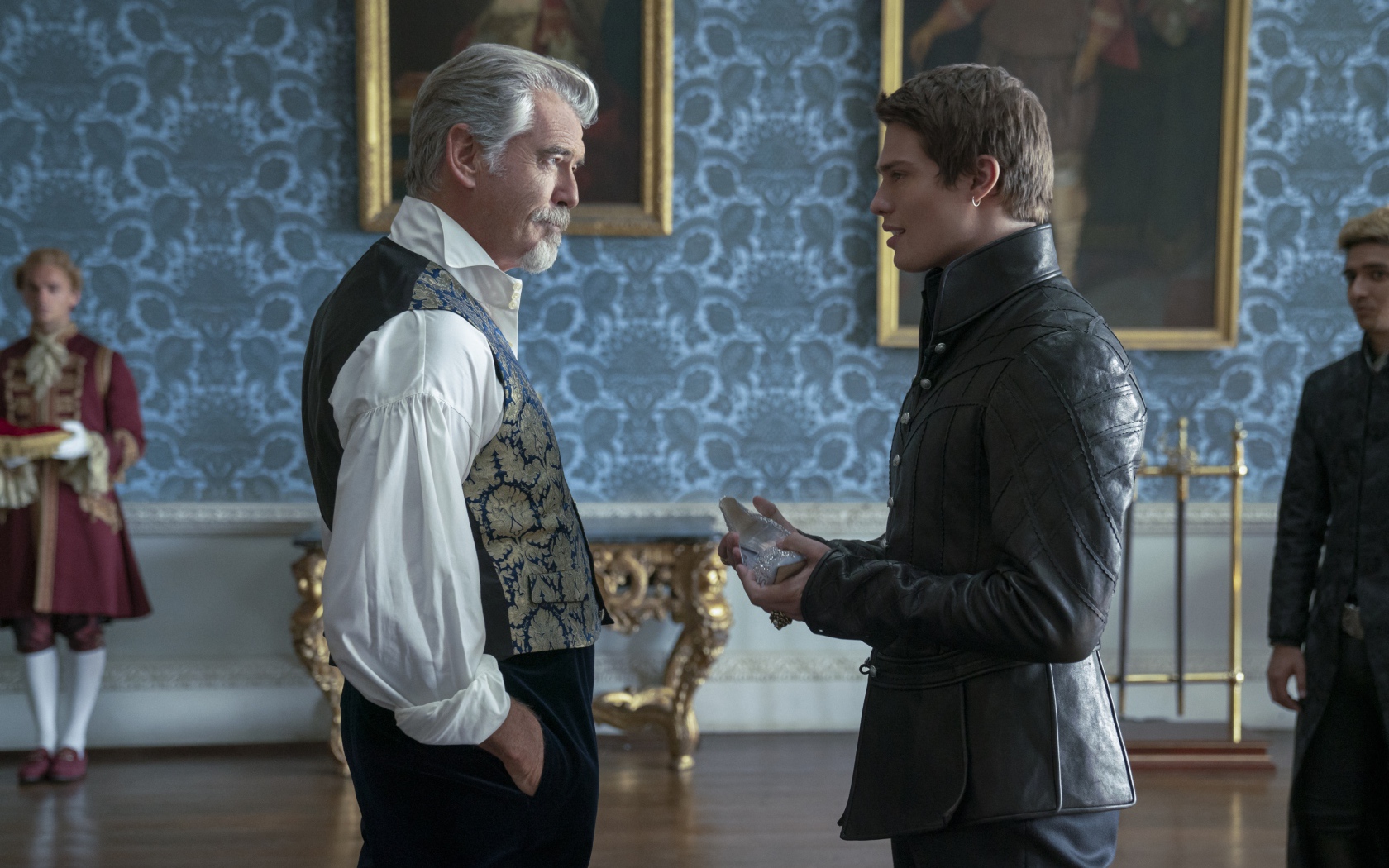 Кадр нового фильма Золушка, 2021