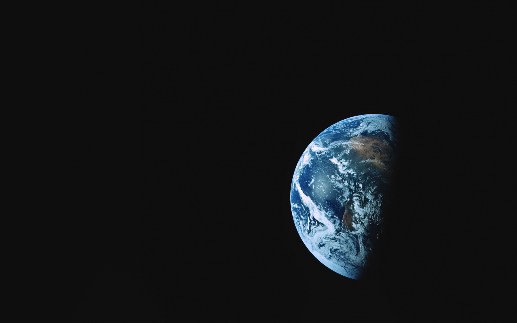 Тень падает на планету Земля