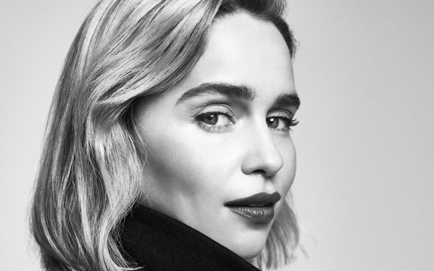 Девушка с красивыми глазами, актриса Эмилия Кларк