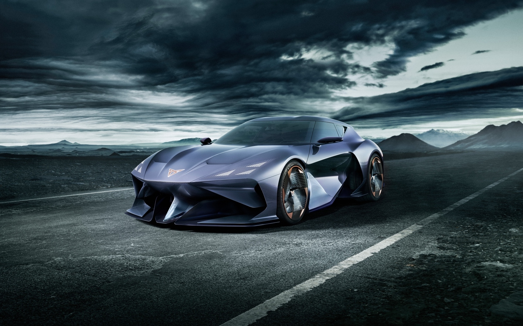 Автомобиль Cupra DarkRebel на фоне грозового неба