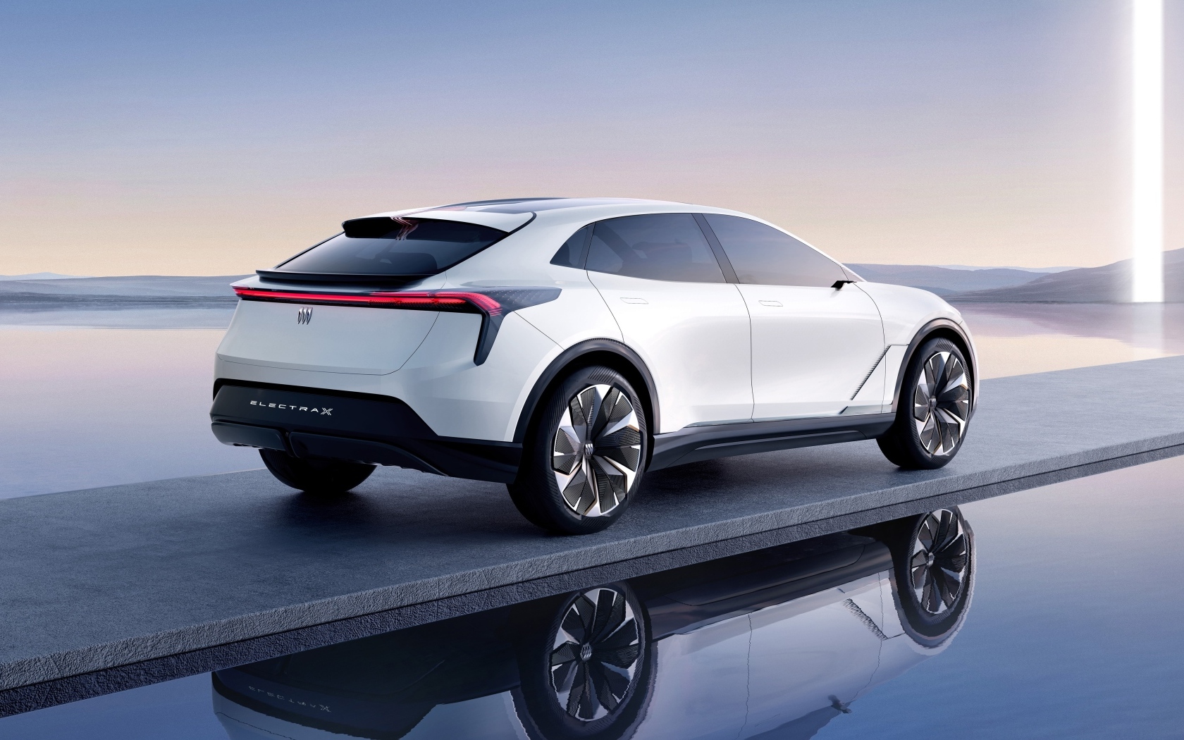 Белый внедорожник Buick Electra-X вид сзади