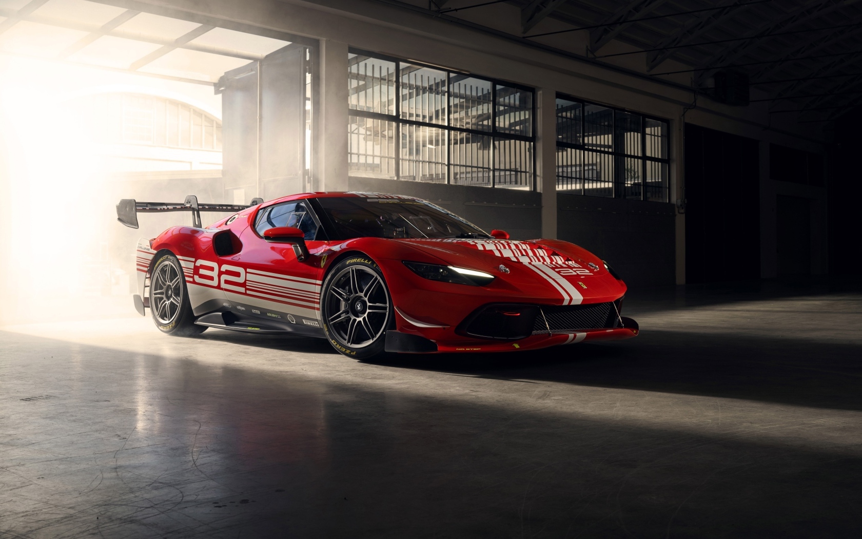 Красный быстрый автомобиль Ferrari 296 Challenge 2023