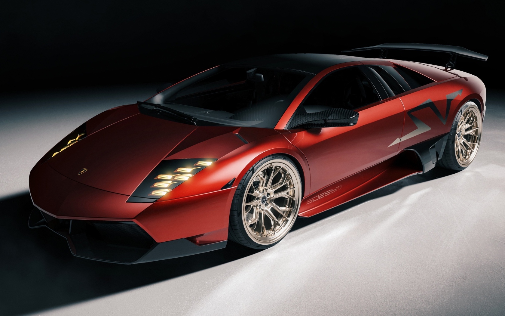 Красный быстрый автомобиль Lamborghini Murcielago