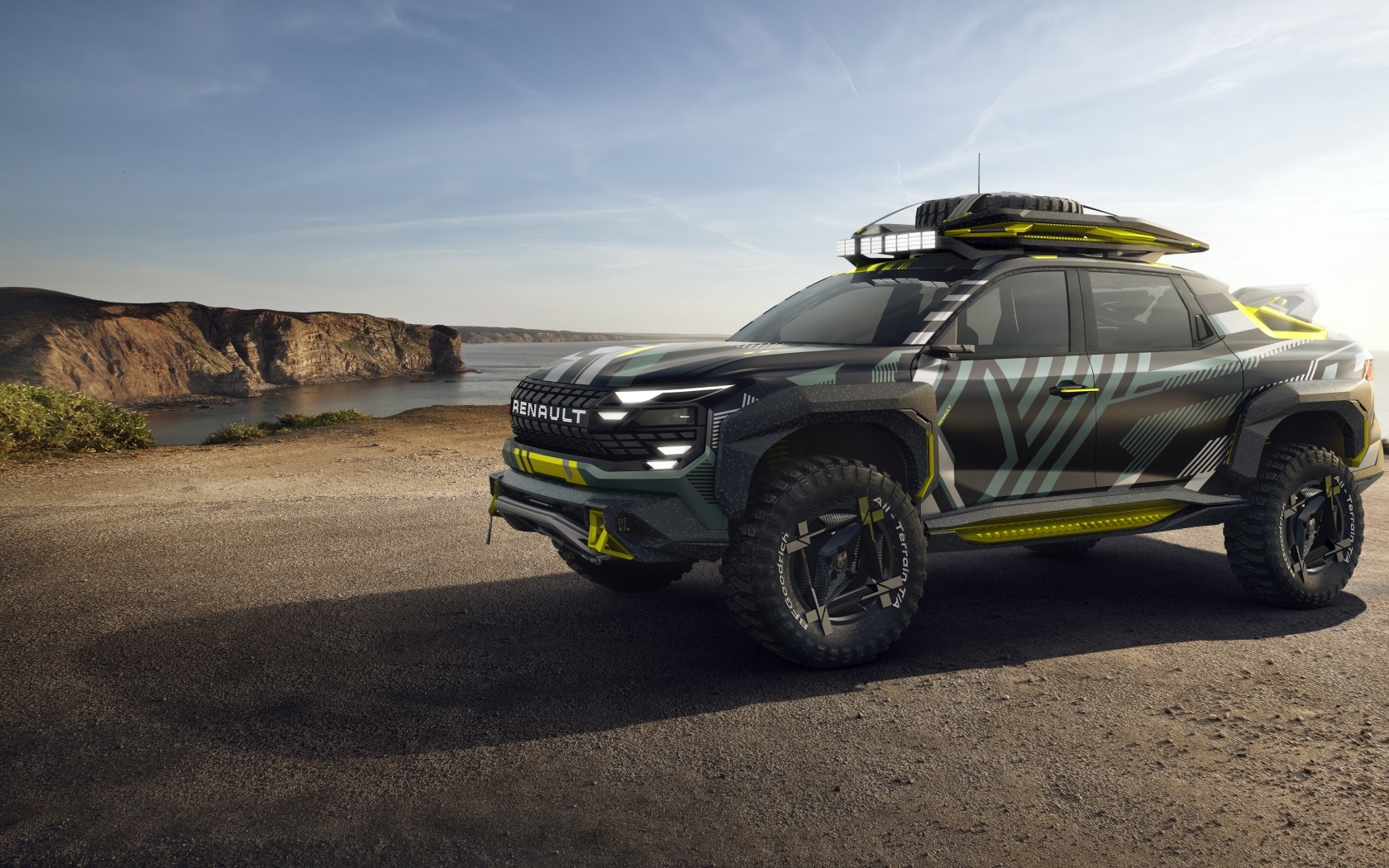 Внедорожник Renault Niagara  у моря