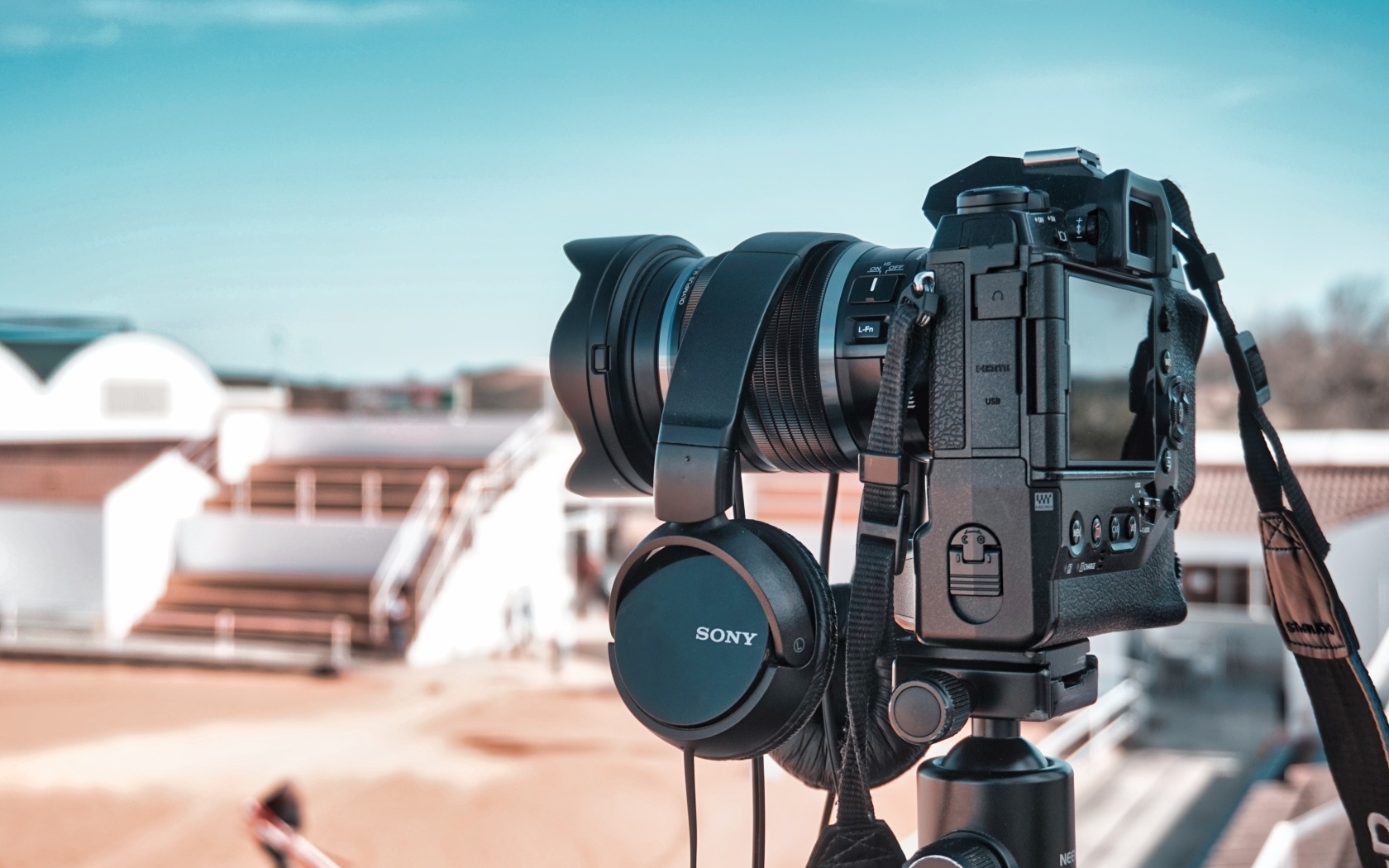 Профессиональный фотоаппарат Сони крупным планом