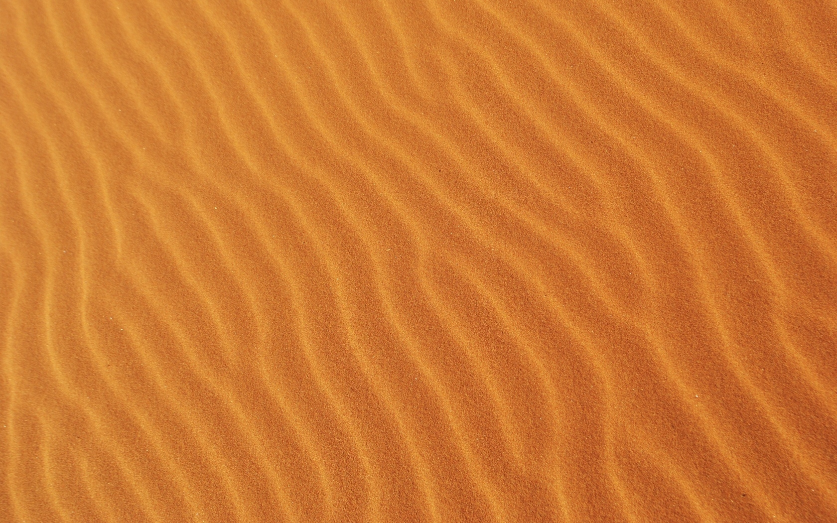 Волнистый горячий песок пустыни крупным планом