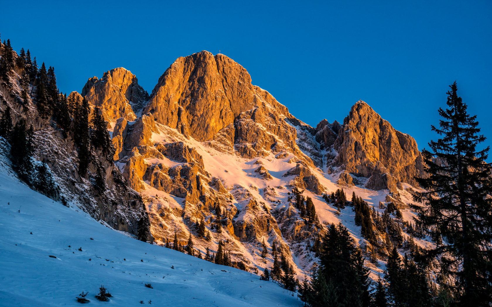 Австрийские альпы в снегу