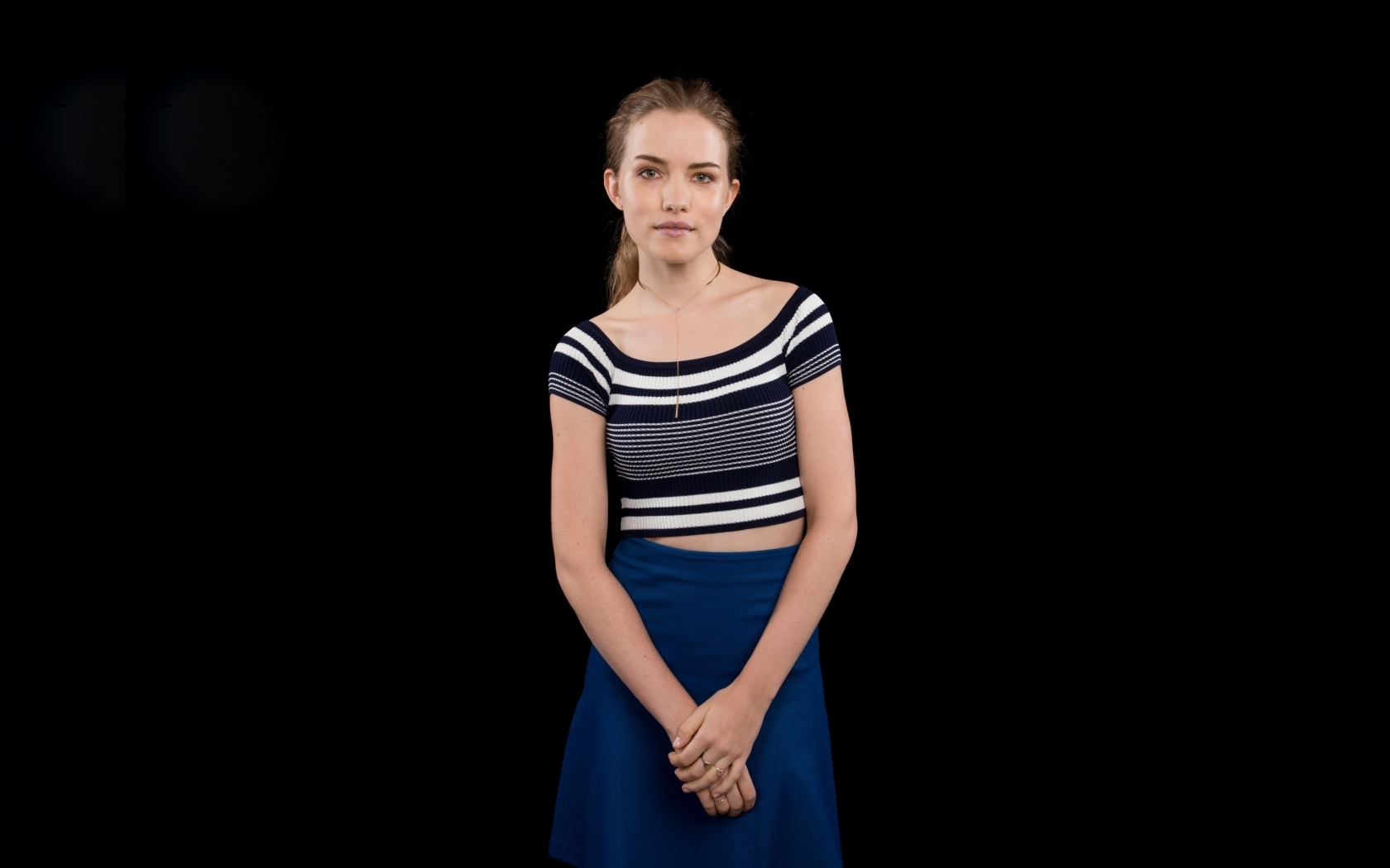 Актриса Уилла Фицджералд на черном фоне